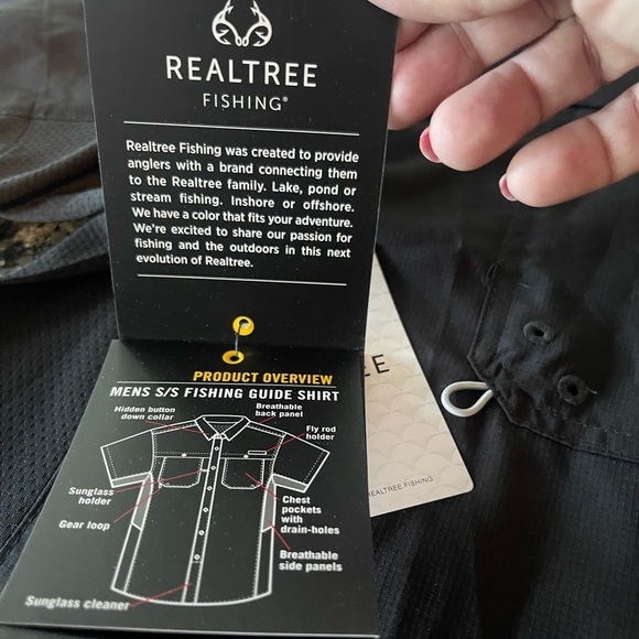 🎣🖤NWT Realtree Black Fishing Guide Shirt size 2XL. So many details on this shirt - Picture 11 of 15